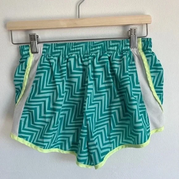 Nike Green Training Running Shorts - Picture 1 of 4